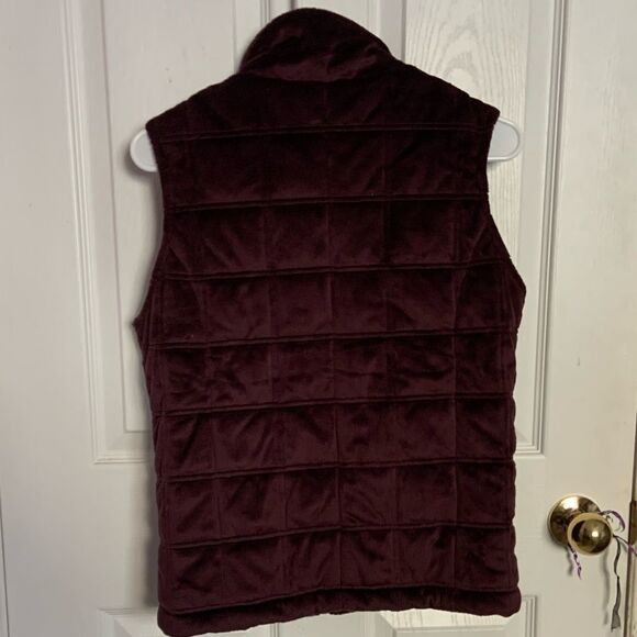 Maroon Fur Vest - Picture 11 of 15